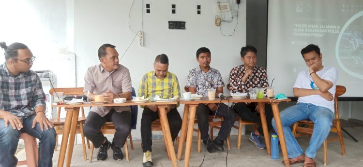 Diskusi nasib anak jalanan dan jejak kekerasan polisi pamong praja. (RmolLampung.id)