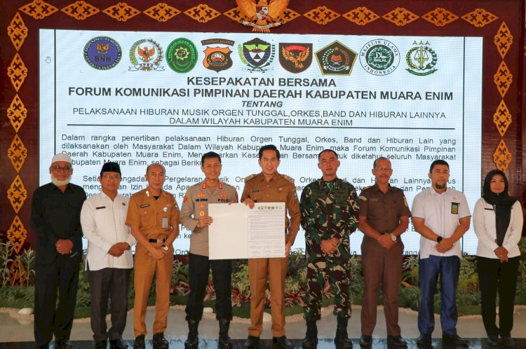 Plt. Bupati Muara Enim bersama unsur Forkopimda dan perangkat terkait tandatangani kesepakatan bersama terhadap Operasional Orgen Tunggal di Kabupaten Muara Enim. (Noviansyah/Rmolsumsel.id). 