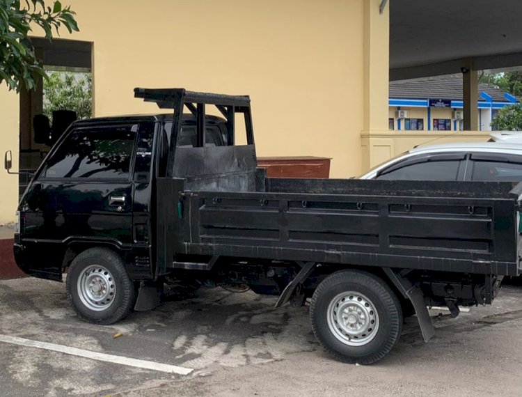 Mobil curian daei Palembang yang ditinggalkan begitu saja oleh pelaku/ist.