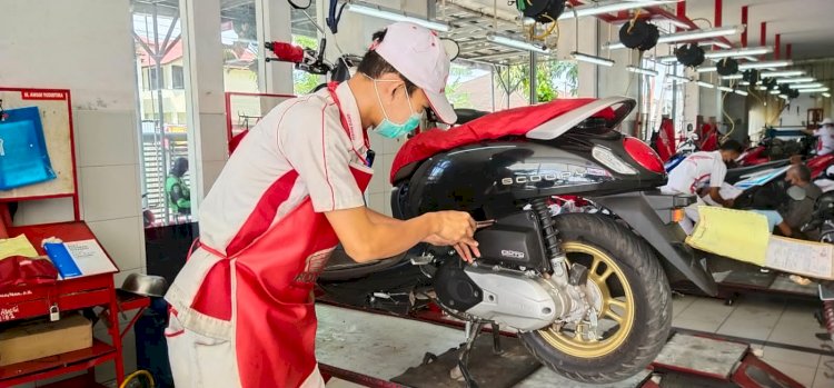 Service motor di di Astra Motor Sumsel/ist