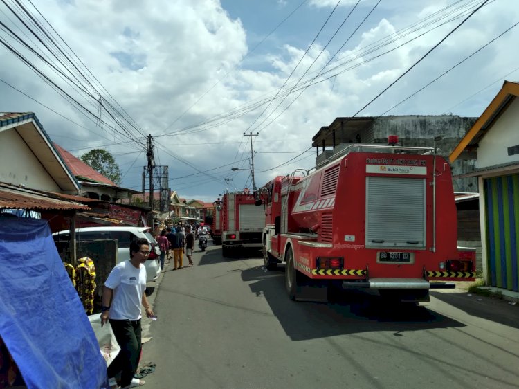 Kondisi rumah dua lantai di Jalan Pangeran Sido Ing Lautan Kelurahan 36 Ilir, Kecamatan Gandus Palembang usai terbakar . (Fauzi/RmolSumsel.id)