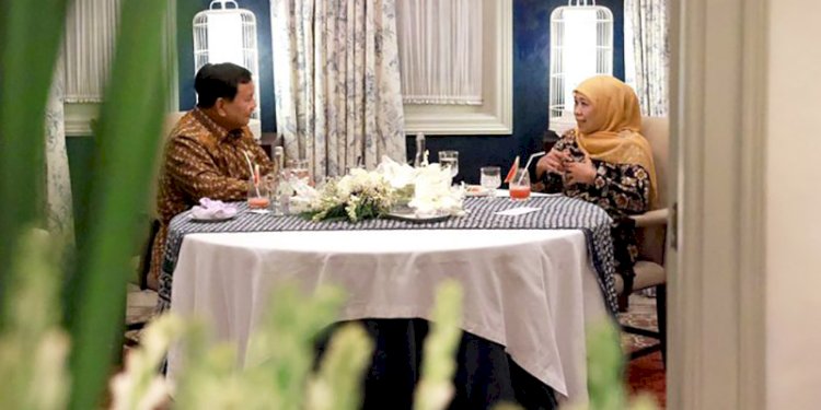 Ketua Umum Partao Gerindra, Prabowo Subianto, melakukan pembicaraan tertutup dengan Gubernur Jatim, Khofifah Indar Parawansa/Net