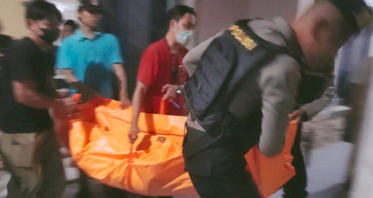 Evakuasi korban pembunuhan di Muara Enim/ist