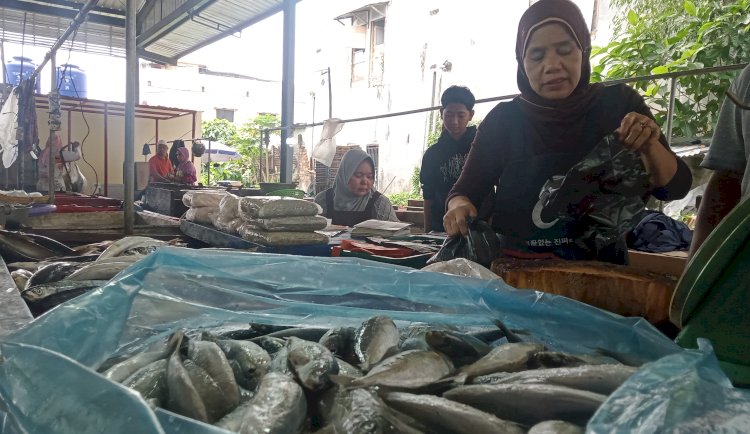 Pedagang Ikan di Pasar Inores Muara Enim/Foto: Noviansyah