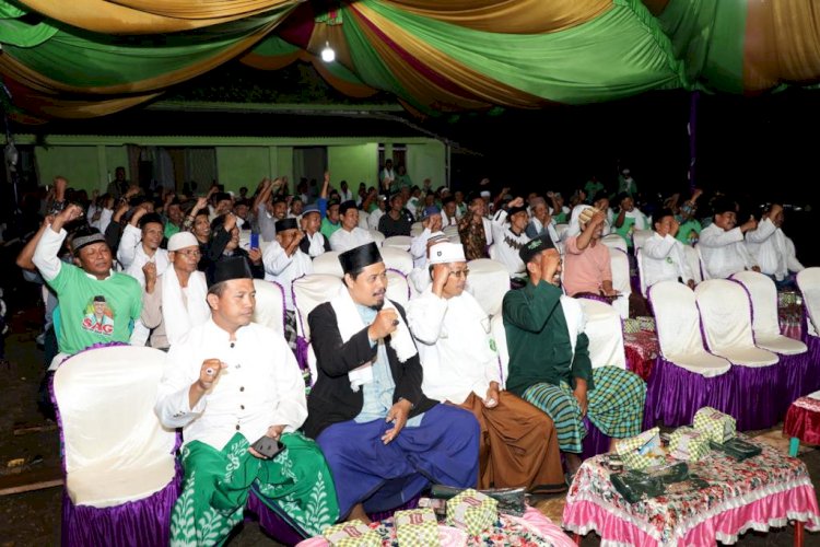 Santrine Abah Ganjar saat menyambangi Pondok Pesantren Subulussalam 2 yang berada di Kecamatan Lempuing, Kabupaten Ogan Komering Ilir. (ist/rmolsumsel.id)