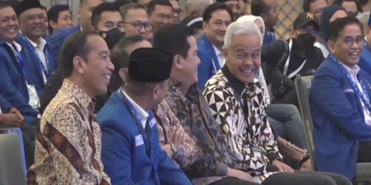 Ganjar Pranowo saat menyaksikan ekspresi Presiden Jokowi /Ist