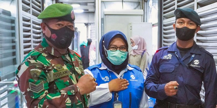 Transjakarta melibatkan aparat TNI untuk mencegah aksi pelecehan seksual/Ist