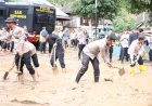 Gerak Cepat Pihak Kepolisian Bantu Korban Banjir di Sumsel