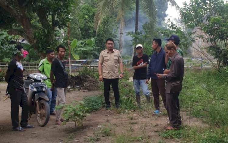Tri Susanto saat menyerap aspirasi warga Desa Sumber Hidup. (ist/rmolsumsel.id)