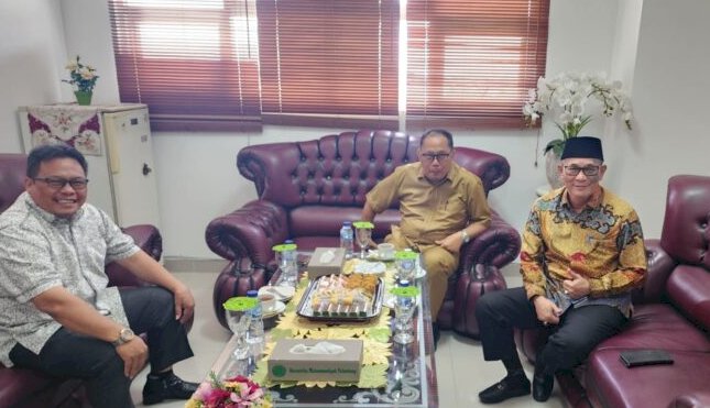 Bupati PALI Heri Amalindo  silaturahmi dengan Rektor Universitas Muhammadiyah Palembang, Dr Abid Djazuli /ist