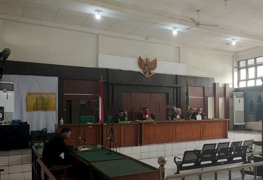 Terdakwa Endang Warsito, mantan Bendahara kantor Kecamatan Lalan Muba Divonis 3 tahun penjara oleh Majelis Hakim di PN Tipikor Palembang/ist