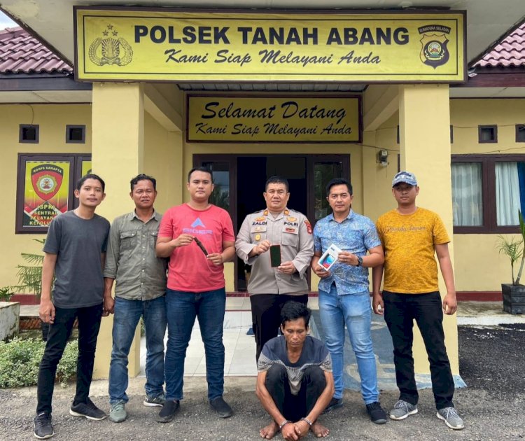 Pelaku saat diamankan pihak kepolisian. (Ist/Rmolsumsel.id). 