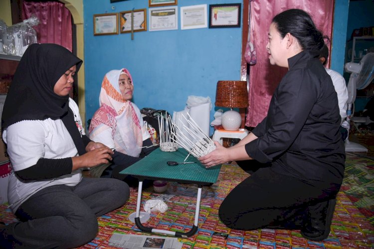 Puan Maharani mengunjungi komunitas Bank Sampah di Palembang