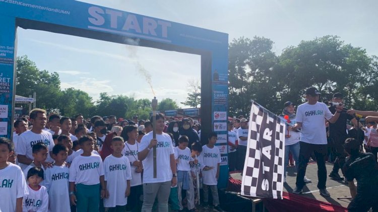 Ribuan warga Martapura OKU Timur tumpah ruah ikuti jalan sehat HUT BUMN/Ist