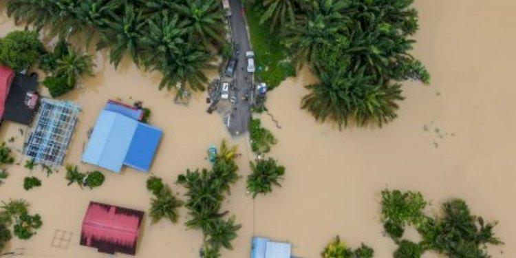 Pantauan udara kondisi banjiryang mengepung Malaysia hingga sebabkan empat orang korban jiwa. (net)