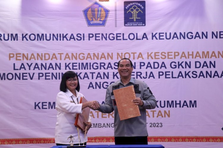 , Kepala Kantor Wilayah Kementerian Hukum dan HAM Sumatera Selatan bersama Kepala Perwakilan Kementerian Keuangan Sumatera Selatan melakukan Penandatanganan Nota Kesepahaman Layanan Keimigrasian pada Gedung Keuangan Negara (GKN) dan Monev Peningkatan Kinerja Pelaksanaan Anggaran/ist