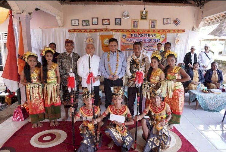 Bupati OKU Timur Lanosin menghadiri Pelantikan Ketua Wanita Hindu Dharma Indonesia (WHDI) se-Kecamatan Buay Pemuka Peliung Masa Bakti 2023-2028.(Amizon/RmolSumsel.id)