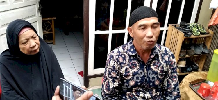 Jamadin ketua RT 32 lokasi kejadian penusukan anggota polisi di Jalan HBR Motik, Kelurahan Karya Baru, Kecamatan Alang-Alang Lebar Palembang. (Fauzi/RmolSumsel.id)