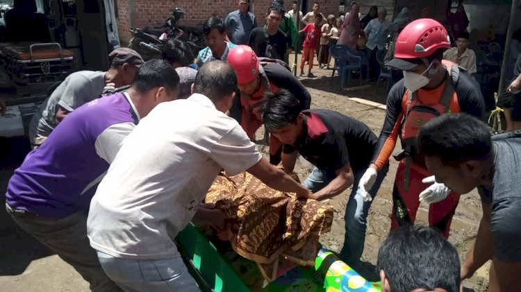 Tim SAR gabungan berhasil menemukan satu korban banjir bandang Lahat/ist