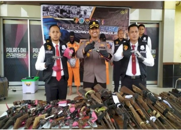 Polres Ogan Komering Ilir (OKI) berhasil menyita 105 pucuk senjata api rakitan/ist