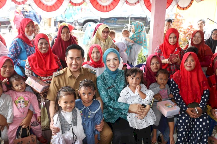 Plt Bupati Muara Enim, Ahmad Usmarwi Kaffah, pantau Posyandu terintegrasi di Desa Keban Agung Kecamatan Lawang Kidul Muara Enim/ist.