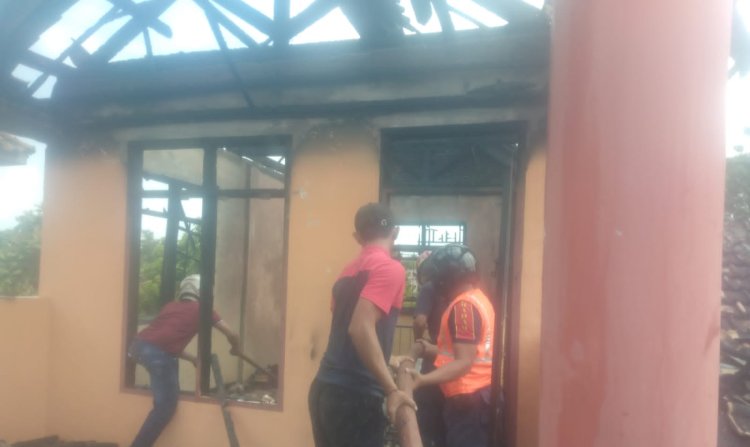 Rumah mewah di Belitang, OKU Timur ludes terbakar/ist