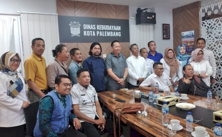 Pihak AMPCB  melakukan pertemuan dengan Dinas Kebudayaan kota Palembang di ruang rapat Dinas Kebudayaan kota Palembang/Foto:(Dudy Oskandar/rmolsumsel.id)