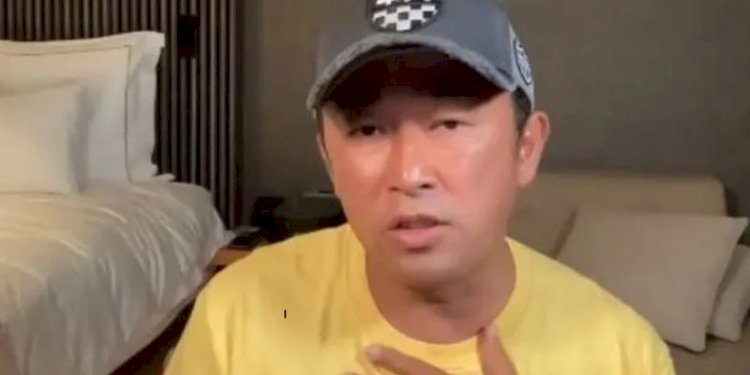 YouTuber sekaligus anggota Parlemen Jepang, Yoshikazu Higashitani yang dipecat/Net