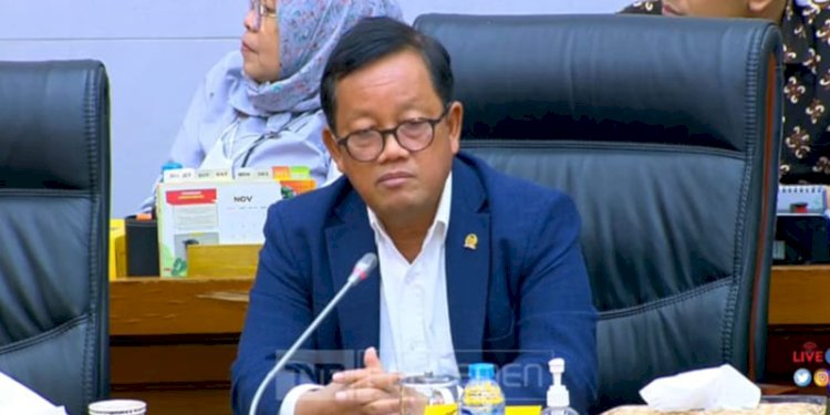 Ketua Komisi VII Sugeng Suparwoto saat Rapat Dengar Pendapat (RDP) dengan Dirut PT Pertamina (Persero) Nicke Widyawati, Gedung Nusantara I, Komplek Parlemen, Senayan, Kamis (16/3)/Repro
