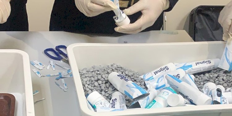 Narkoba ditemukan dalam tabung pasta gigi yang dibawa oleh empat pramugari Vietnam Airlines di tas jinjing mereka dari Paris ke Kota Ho Chi Minh, 17 Maret 2023/Net
