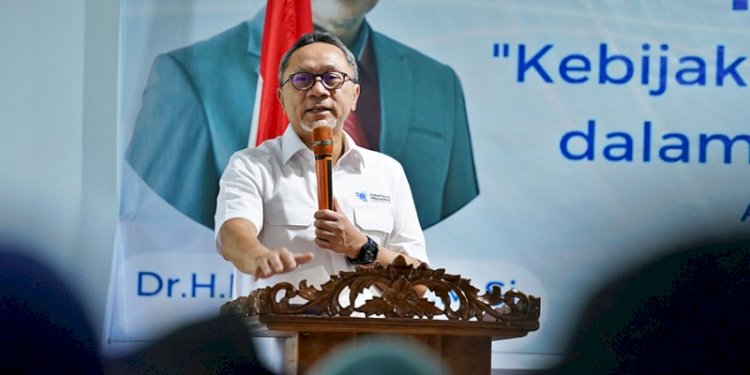  Menteri Perdagangan Zulkifli Hasan saat memberikan kuliah umum bertema "Kebijakan Perdagangan Indonesia dalam Kancah Ekonomi Global" di Universitas Muhammadiyah Mamuju, Sulawesi Barat/Ist