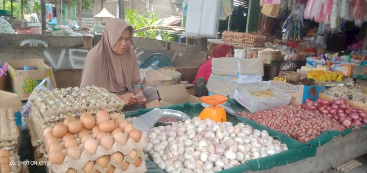 Harga telur di Pasar Pulau Mas mulai merangkak naik/ist