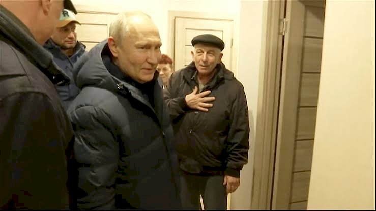 Vladimir Putin mengunjungi kota Mariupol/net
