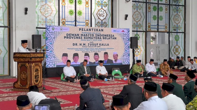 Ketua Dewan Masjid Indonesia Jusuf Kalla saat Pelantikan Dewan Masjid Indonesia Provinsi Sumsel, di Masjid Agung Palembang, Selasa (21/3)