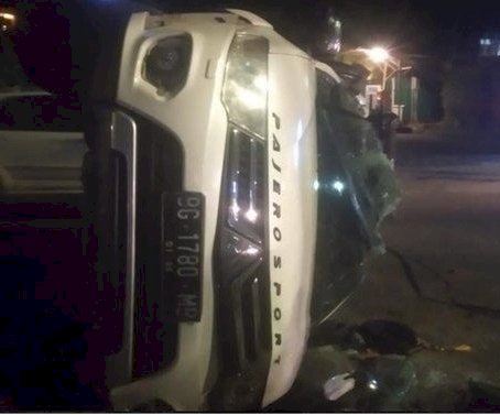 Kondisi mobil Pajero Sport terguling setelah ditabrak mobil Honda HRV di Jalan Basuki Rahmat . (ist/RmolSumsel.id)