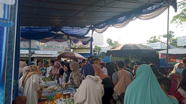 Suasana pasar Ramadhan 1444 H Kabupaten Muara Enim. (Novriansyah/Rmolsumsel). 