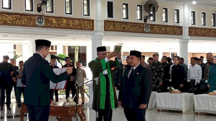 Yulius resmi dilantik sebagai  Sekretaris Daerah (Sekda) Kabupaten Muara Enim, Senin (27/3).(Noviansyah/RmolSumsel.id)