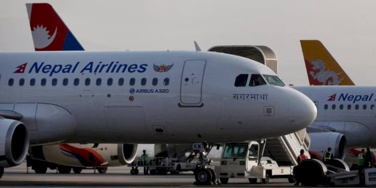 Pesawat Nepal Airlines yang hampir bertabrakan dengan India Air, pada Jumat, 24 Maret 2023/Net