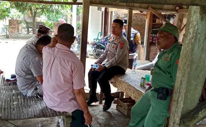 Polsek Tanah Abang sosialisasi tentang larangan membakar hutan dan lahan kepada masyarakat di Kecamatan Tanah Abang, Kabupaten PALI belum lama ini/ist