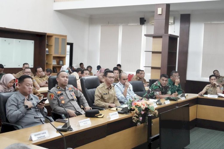 Pemerintah Kabupaten OKU Timur, menggelar rapat zoom meeting road show daring bersama Menko PMK Muhadjir Effendy/ist