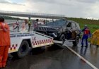 Fortuner Pemudik Tabrak Pembatas dan Terguling di Tol Indralaya-Prabumulih