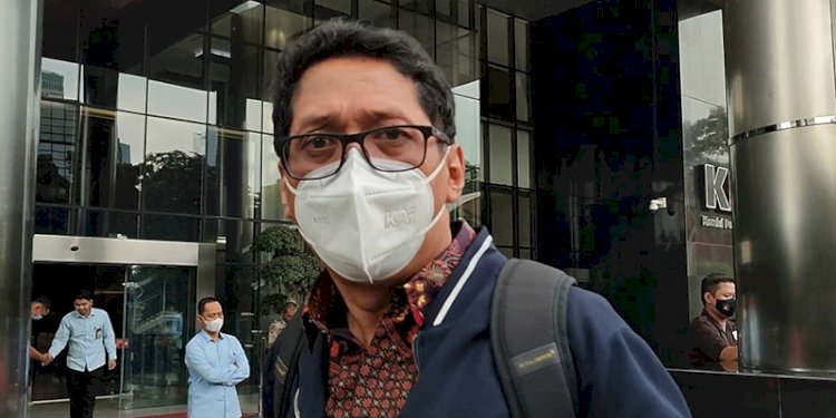 Pegawai Ditjen Pajak, Budi Saptaji, buru-buru meninggalkan Gedung KPK usai menjalani pemeriksaan selama 7 jam/RMOL