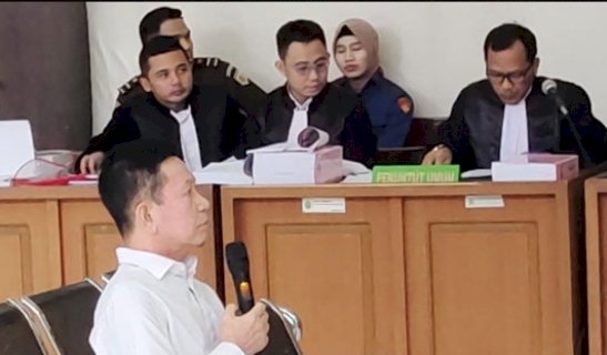 Ketua DPRD Ogan Ilir (OI) Suharto Hasyim memberikan keterangan  di ruang sidang Tipikor Palembang sebagai saksi dalam pemeriksaan kasus dugaan korupsi dana hibah Bawaslu tahun 2019-2020/ist