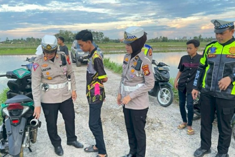 Satlantas Polres OKU Timur bubarkan balapan liar/Foto:Amizon