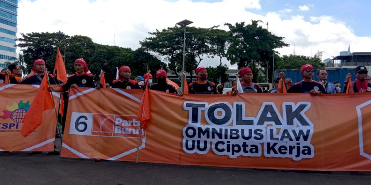 Aksi buruh menolak Omnibus Law dan parliamentary threshold/RMOL