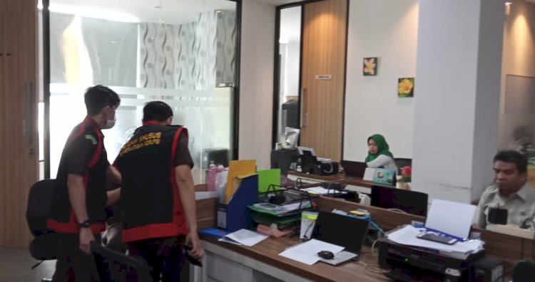Penyidik Kejaksaan Tinggi (Kejati) Sumatera Selatan kembali melakukan penggeledahan di PT Semen Baturaja dan Baturaja Multi Usaha/ist