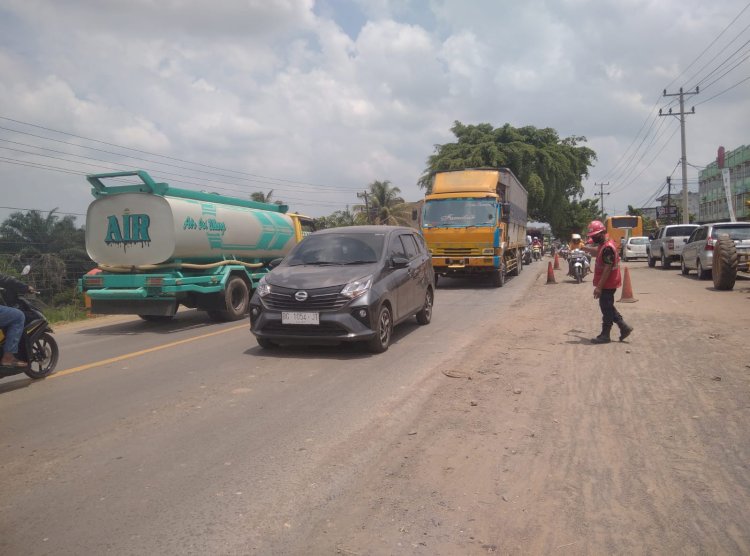 Salah satu ruas jalan nasional di Jalur Lintas Sumatera yang rawan kemacetan. Tepatnya di  ruas jalan Batas Kota Palembang - Betung. (ist/rmolsumsel.id) 