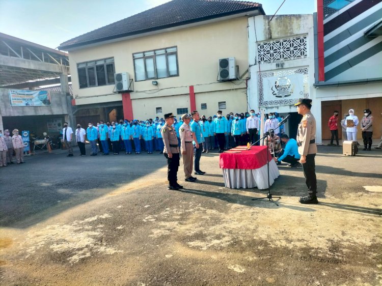 Penandatanganan penolakan gratifikasi oleh seluruh pegawai Rumah Sakit Bhayangkara M Hasan Palembang. (Fauzi/RmolSumsel.id)