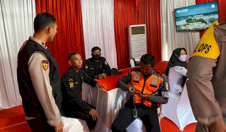 Bagian Psikologi Biro SDM Polda Sumatera Selatan dalam Operasi Ketupat Musi T.A. 2023 memberikan pendampingan psikologi pada personil dan petugas yang terlibat operasi/ist