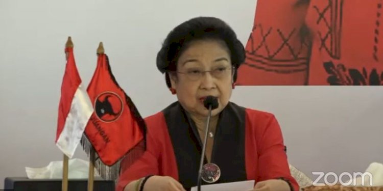 Ketua Umum PDIP Megawati Soekarnoputri saat umumkan Ganjar Pranowo sebagai calon presiden dari PDIP/Net